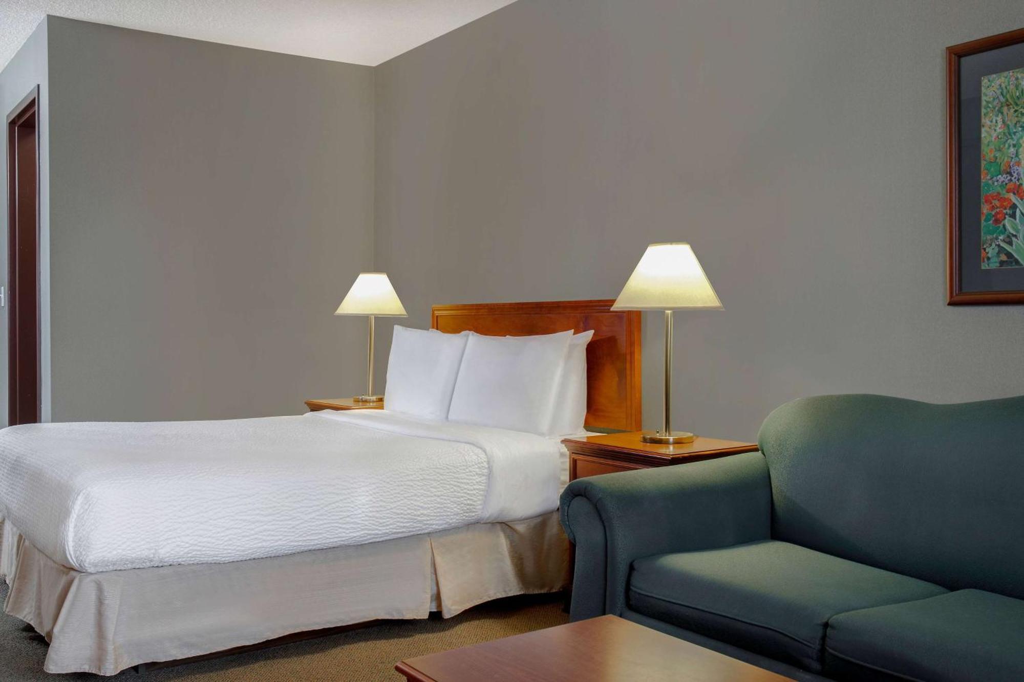 Days Inn By Wyndham Whitecourt Exterior foto