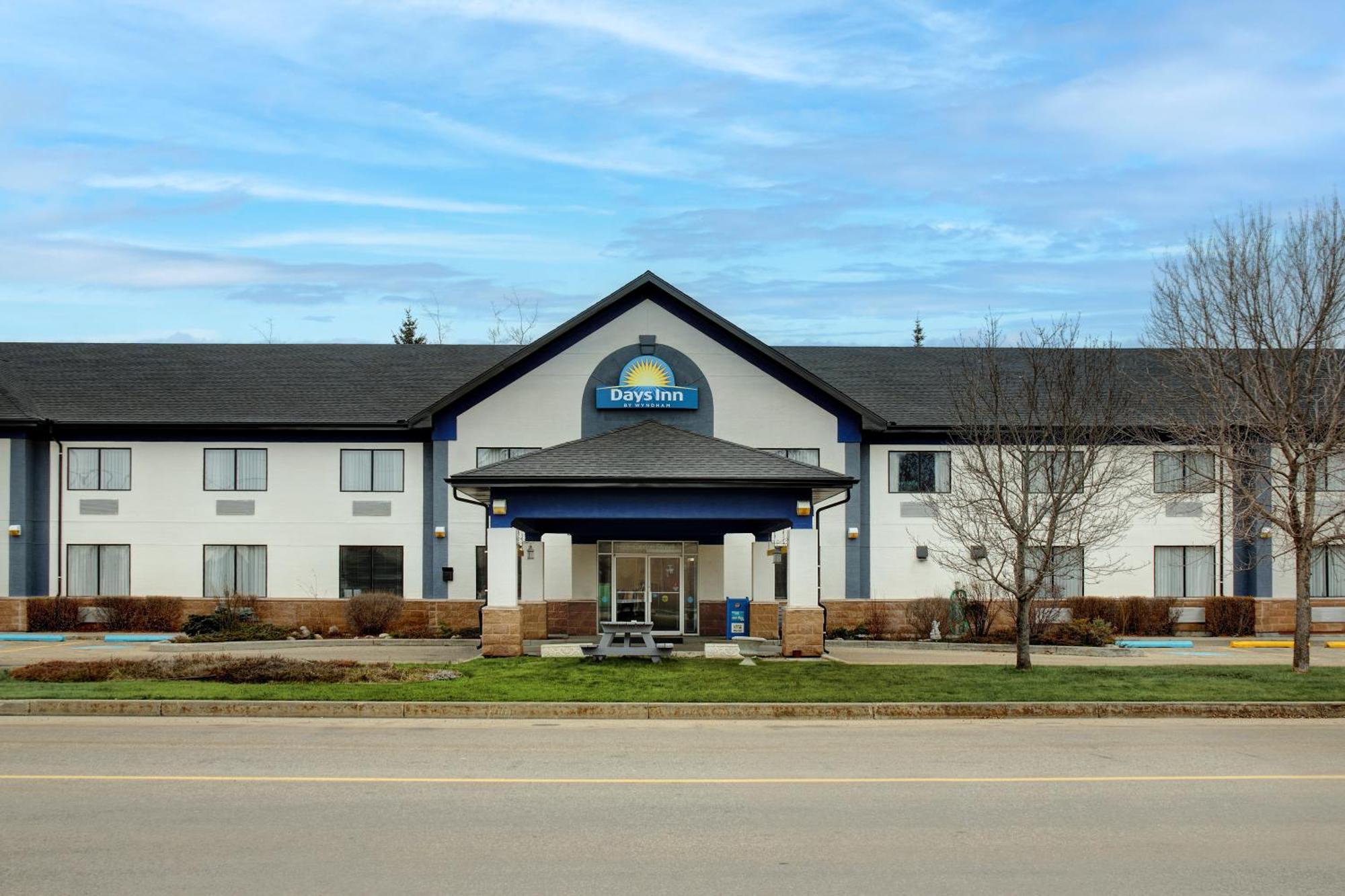 Days Inn By Wyndham Whitecourt Exterior foto
